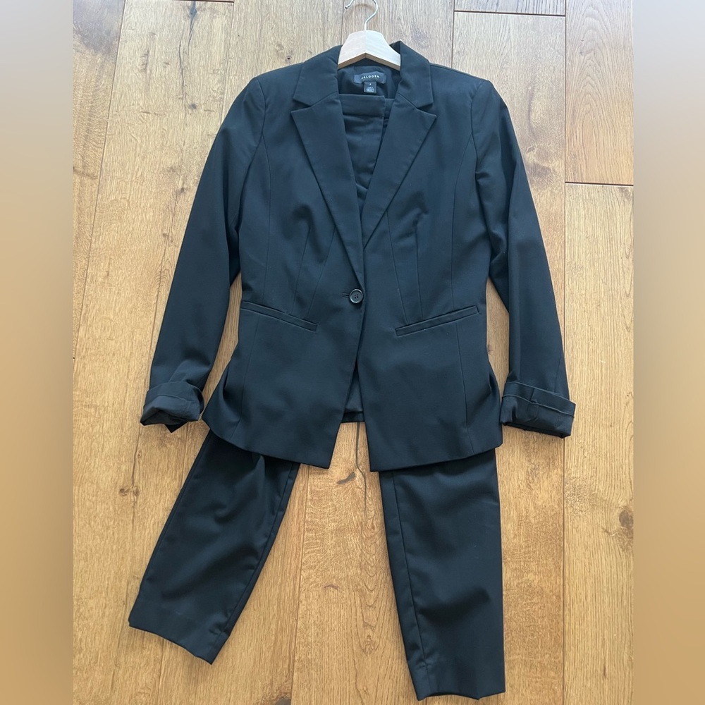 Halogen suits blazer size 4 pants size 6